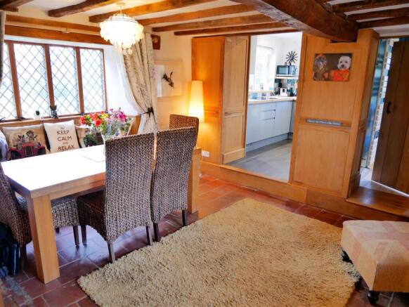 FAMILY LIVING DINING ROOM