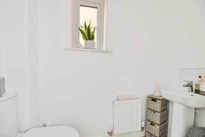 3 bed Semi-Detached for sale Image 9