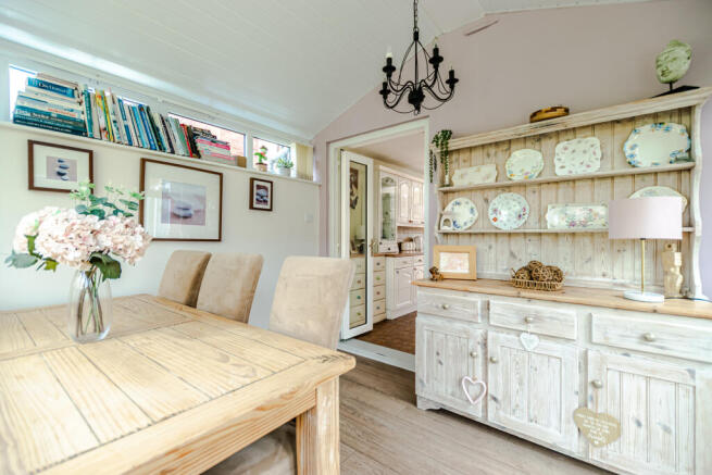 3 bed Link Detached House for sale Image 8