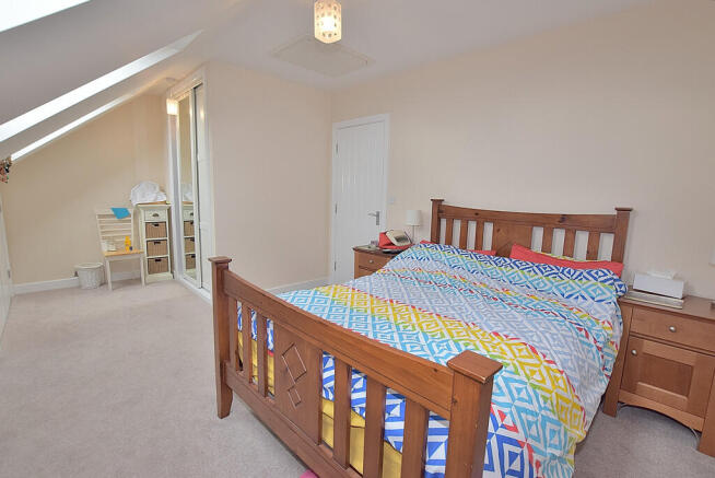 2 bed Semi-Detached for sale Image 8