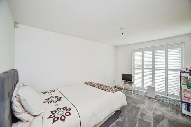 2 bed Apartment for sale Image 8