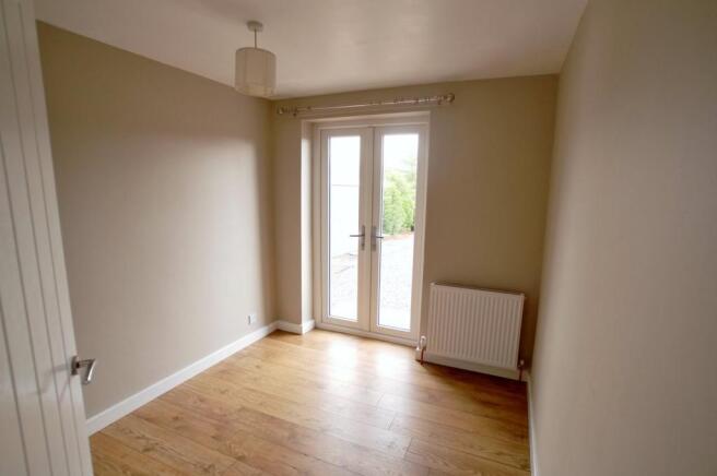 Bedroom 2/Dining Roo