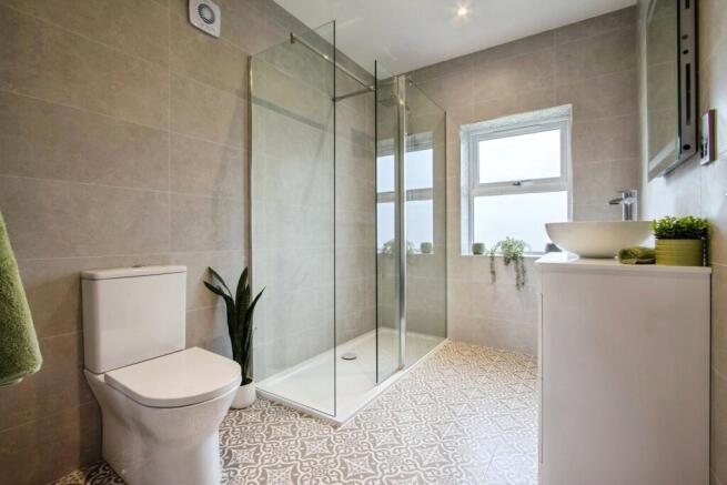 4 bed Detached for sale Image 11