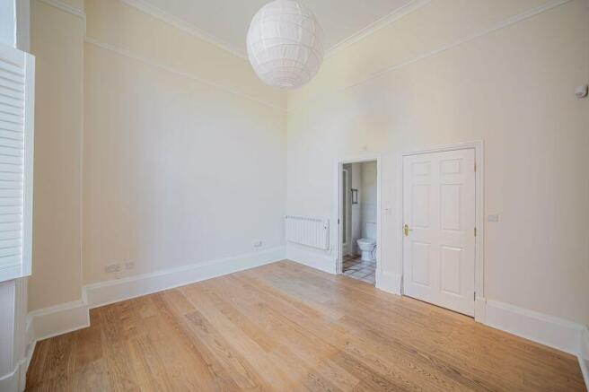2 bed Apartment for sale Image 4