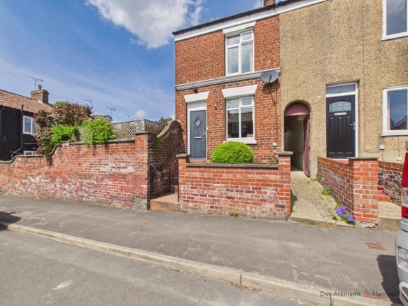3 Bedroom End Terrace House - For Sale