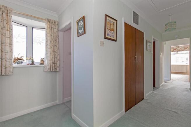 Hallway-1.jpg
