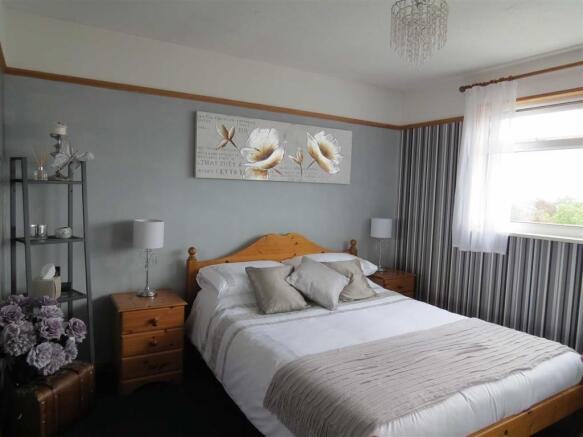 Bedroom: