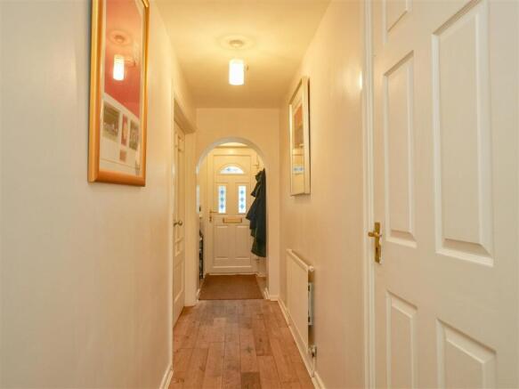 4 bed Detached for sale Image 11