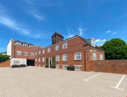 Flat 22, The Courtyard, West Street, Farnham GU9 7WQ