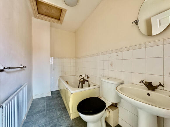 2 bed Terraced for sale Image 8