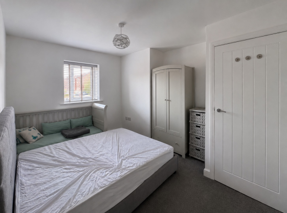 2 bed Apartment to rent Image 4