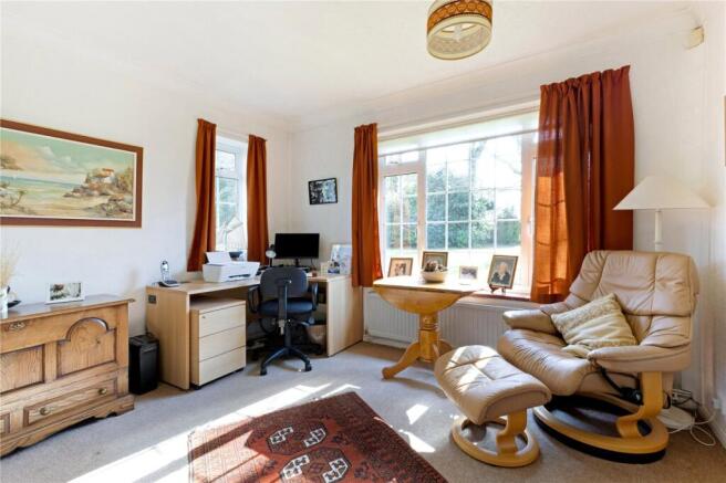 Bedroom 2/Study