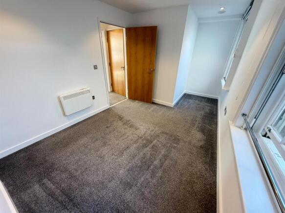 Flat 1 Wharf place Bedroom.jpg