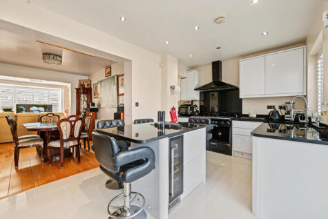 Mansell Road, Greenford, UB6