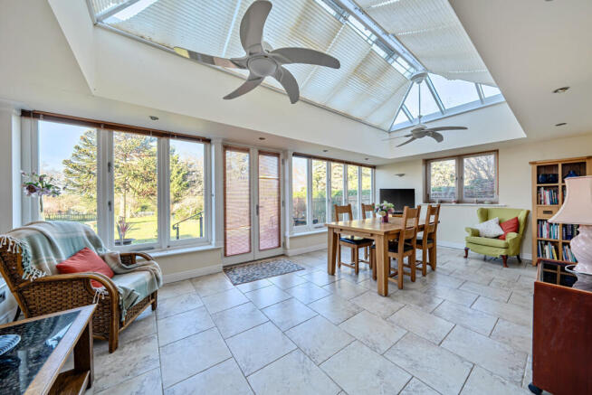 1396602-12-6967a1...