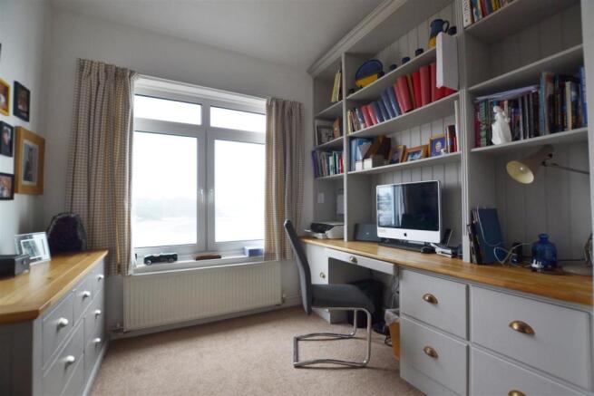 bed 4 _ office.jpg