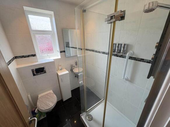 2 bed Semi-Detached Bungalow for sale Image 12
