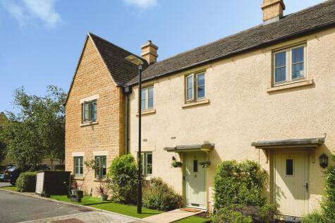 Fry Close, Cirencester, GL7
