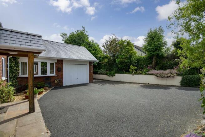 Parking and garageDSC_1500.jpg