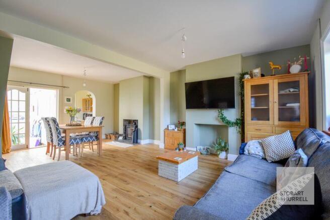 Lounge to Dining Room 