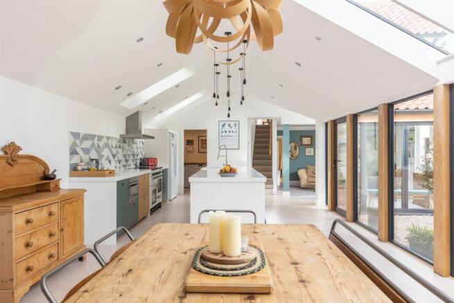 Kitchen/Dining Room