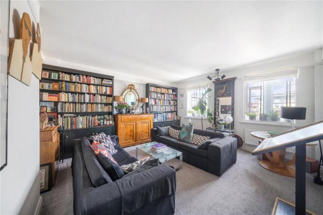Living Room/Bedroom