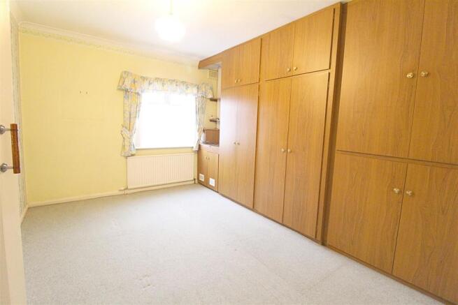 BEDROOM 2