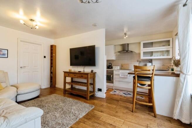 1 bed Flat for sale Image 5