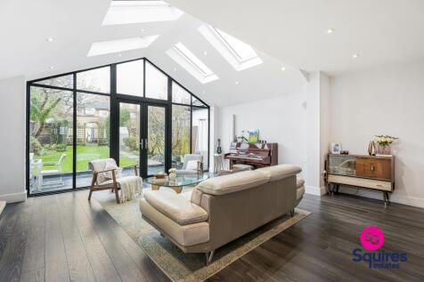 Holmwood Grove, London, NW7