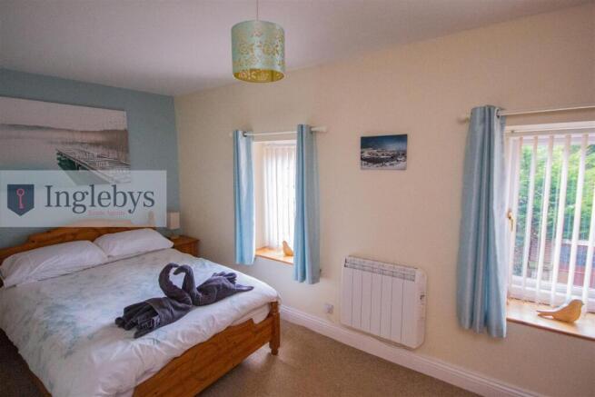 2 bed Terraced for sale Image 6