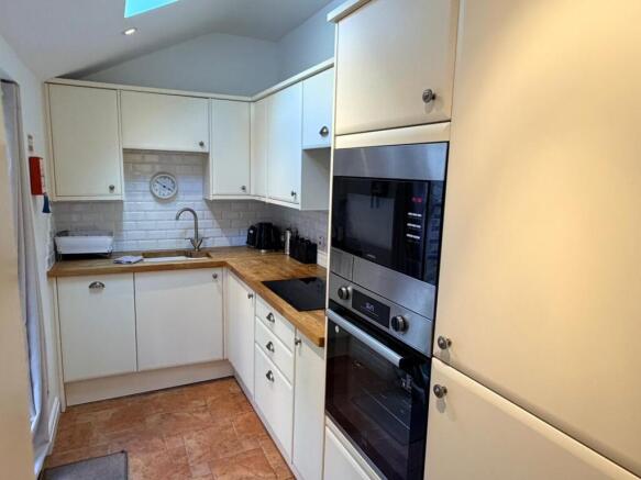 2 bed Detached for sale Image 6