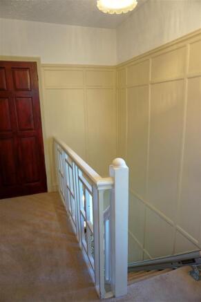 FIRST FLOOR LANDING