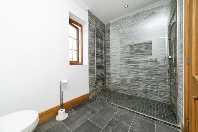 6 bed Farm House for sale Image 11