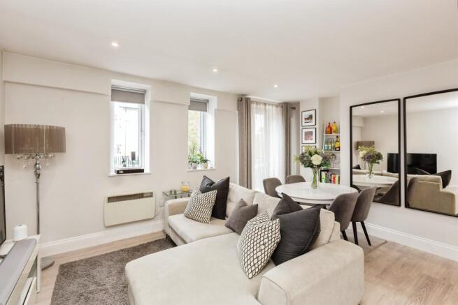 Lounge/ Kitchen