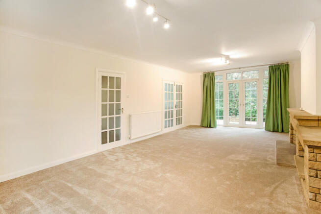 19 Church Meadow 269