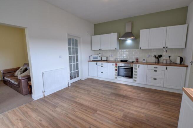 Kitchen 2.jpg
