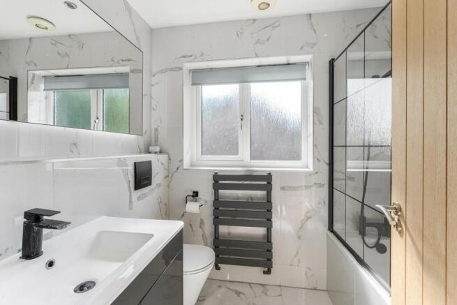 4 bed Detached for sale Image 7
