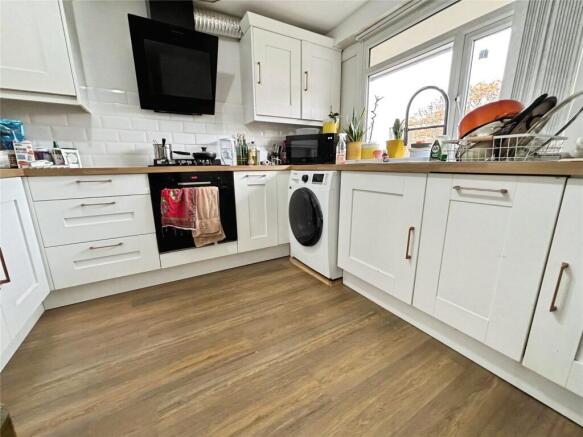 Wessex Close, Kingston upon Thames, KT1 photo 4