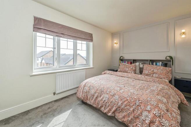 3 bed Semi-Detached for sale Image 12
