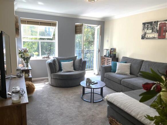 river bank lounge 1.jpg