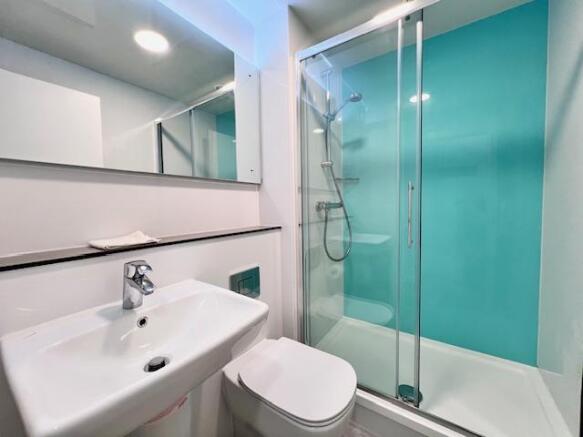 1 bed Private Halls to rent Image 5