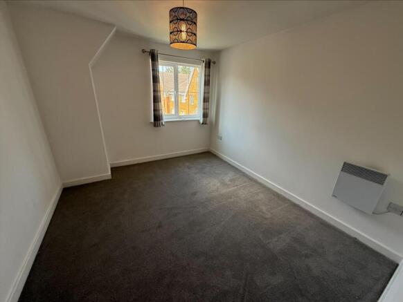 2 bed Apartment to rent Image 10