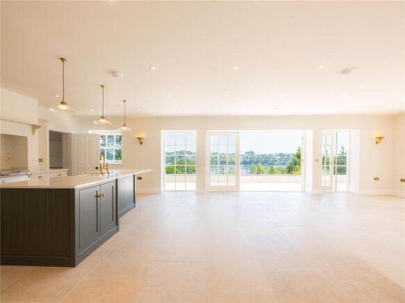 Kitchen / Dining