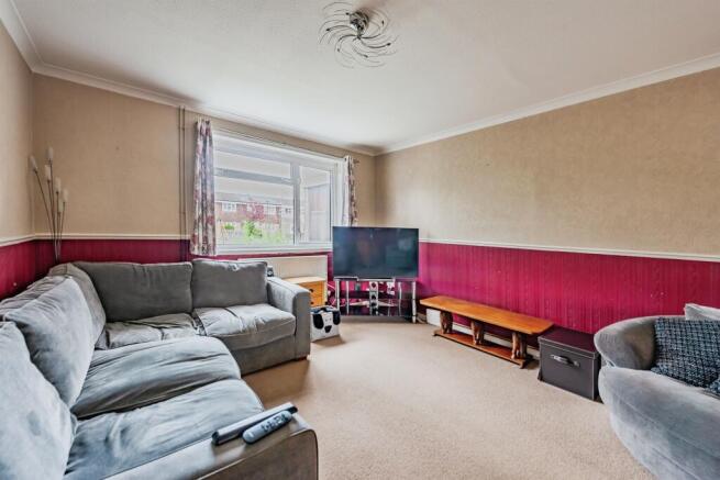 Colwyn Close, CRAWLEY photo 4