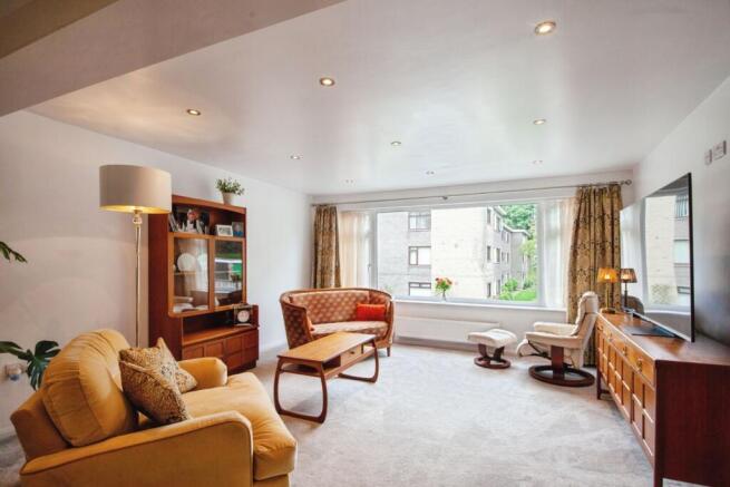 2 bed Flat for sale Image 7
