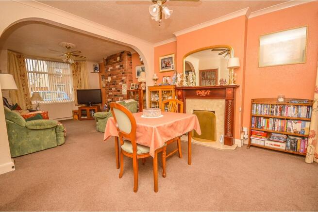 Lounge/Dining Room