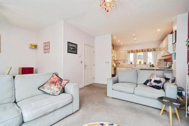 3 bed Terraced for sale Image 10