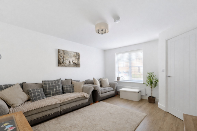 3 bed Semi-Detached for sale Image 6
