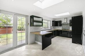 4, Heath Close, London W5 3EG