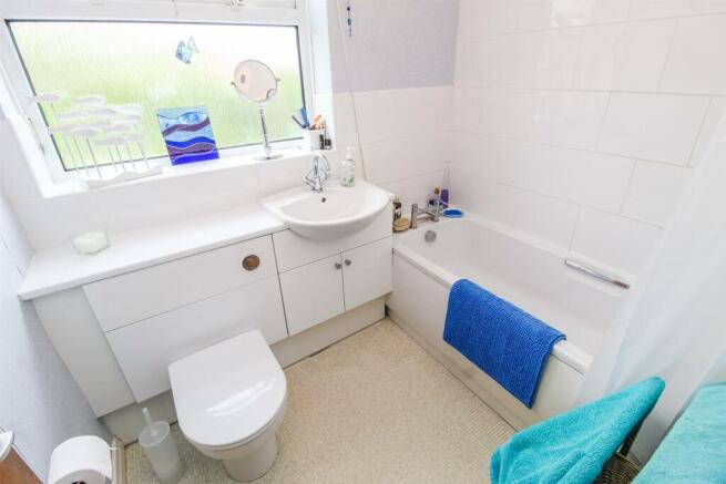 BATHROOM/W.C.